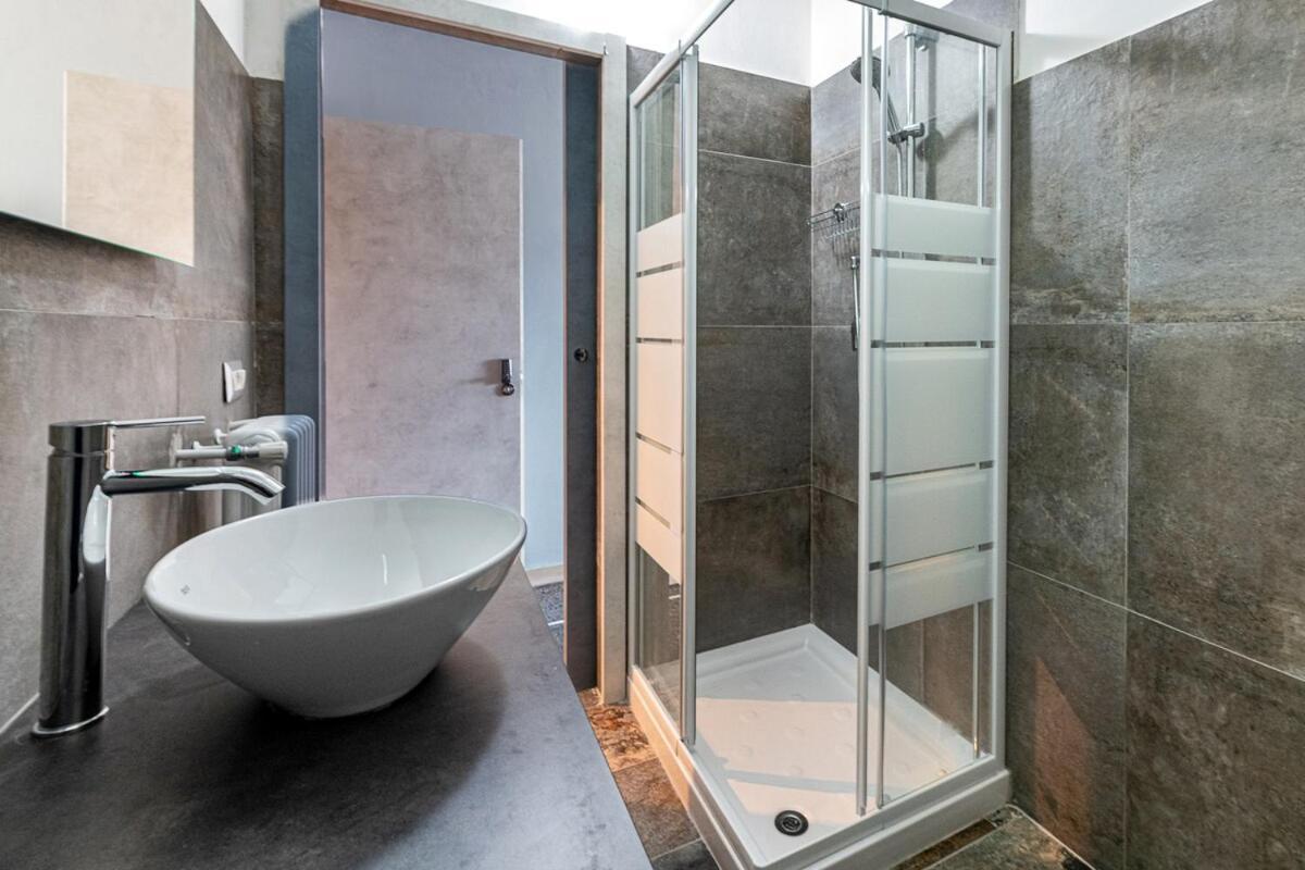 - 6 Posti Letto E 2 Bagni A 4 Fermate Dal Colosseo Apartamento