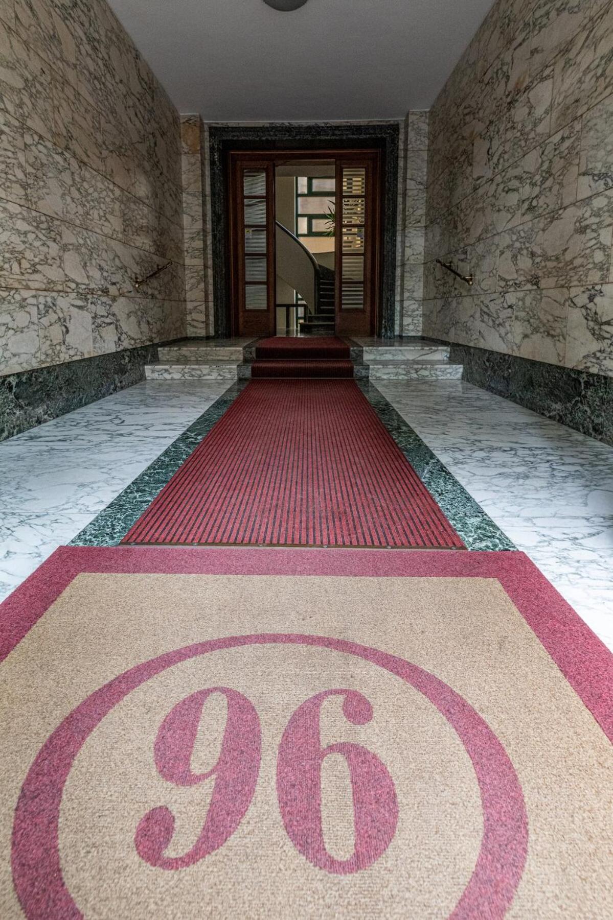 - 6 Posti Letto E 2 Bagni A 4 Fermate Dal Colosseo Apartamento